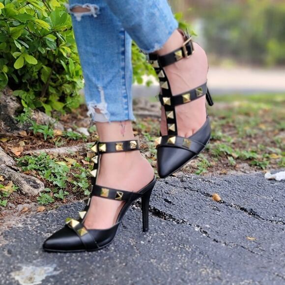 Women's Black Rockstud Ankle Strap Pump - Picture 1 of 5